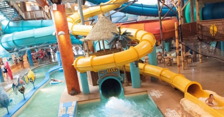 6 Indoor Water Parks in Ohio {2023} - Make a Splash all Year Long!