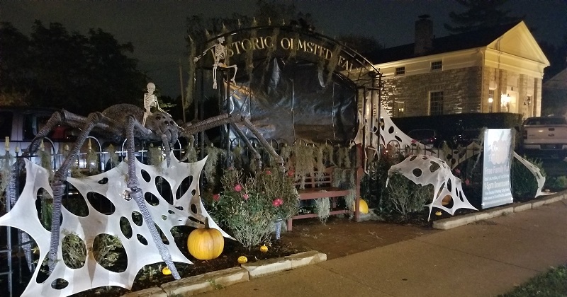 Halloween Displays Near Me
 Must See Halloween Yard Displays Over the Top Decorations 2020