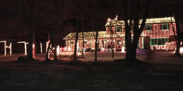 Best Christmas Lights in Northeast Ohio {2023} - You Must See This Year!