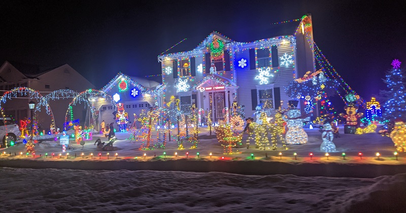 Best Christmas Lights in Northeast Ohio {2020} You Must