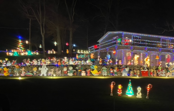 2022 Christmas Tree Lane Best Christmas Lights in Northeast Ohio {2021} You Must See This Year!