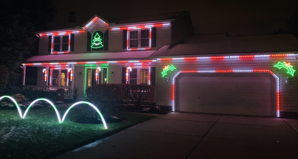 Best Christmas Lights in Northeast Ohio {2021} You Must See This Year!