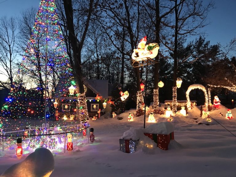 Best Christmas Lights In Northeast Ohio {2023} - You Must See This Year!