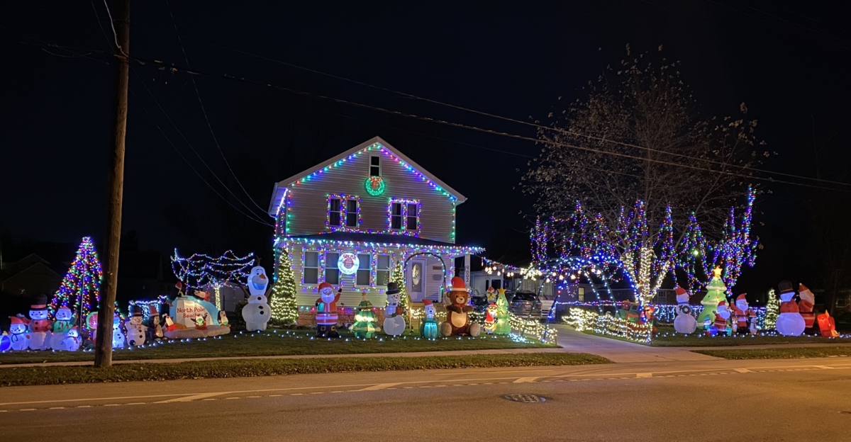 Best Christmas Lights in Northeast Ohio {2020} You Must See This Year!