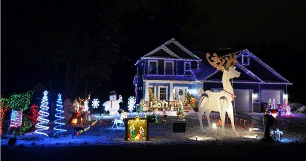 Best Christmas Lights in Northeast Ohio {2020} - You Must See This Year!