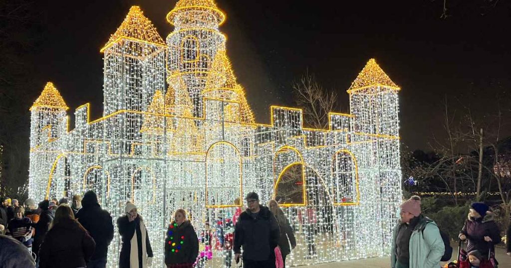 Best Christmas Lights in Northeast Ohio {2023} You Must See This Year!