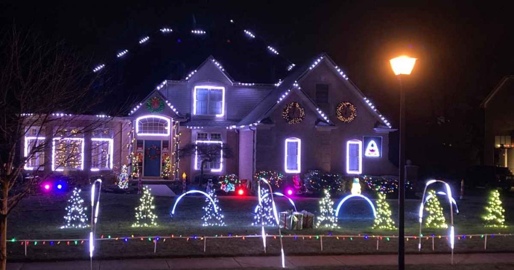 Best Christmas Lights In Northeast Ohio {2023} - You Must See This Year!