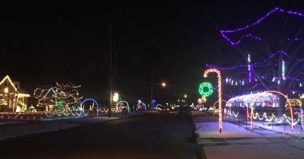Best Christmas Lights in Northeast Ohio {2023} You Must See This Year!