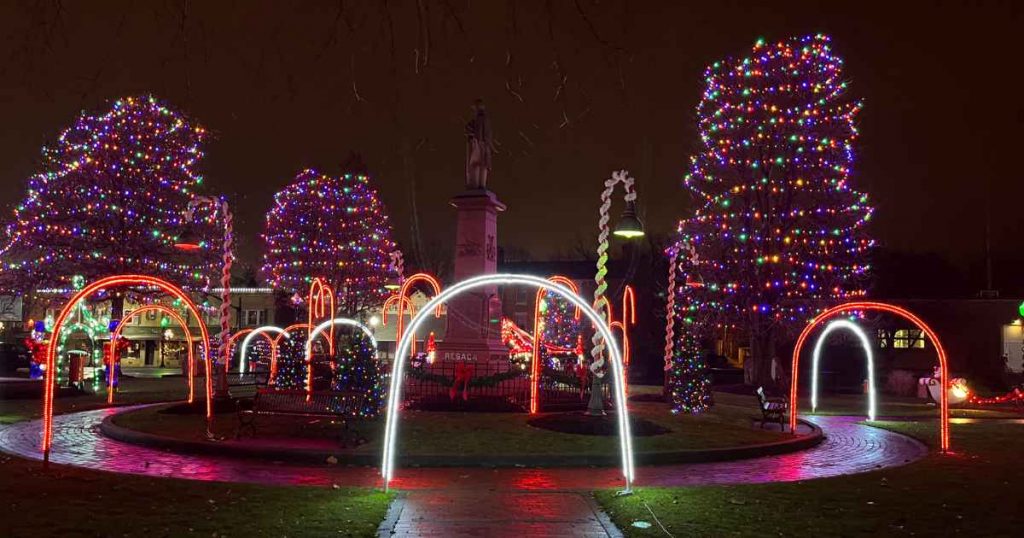 Best Christmas Lights in Northeast Ohio {2023} You Must See This Year!