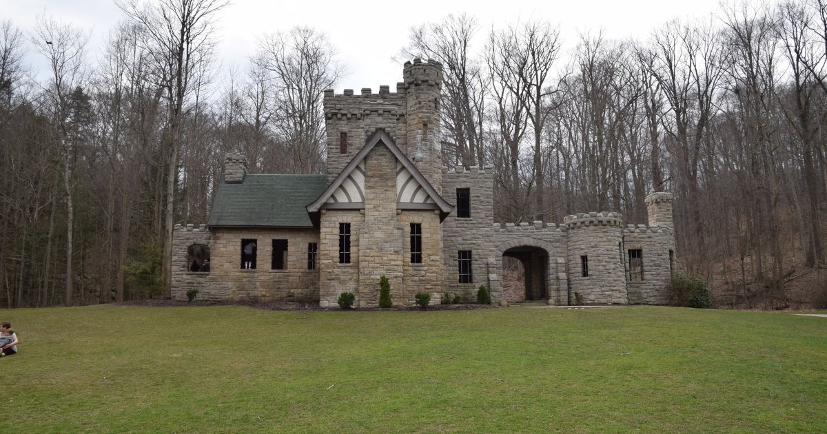 Squire’s Castle – Stunning Historic Castle in North Chagrin Reservation